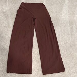 SOFTMOTION™ STRAIGHT LEG BOTTOMS WITH GRAY LOGO